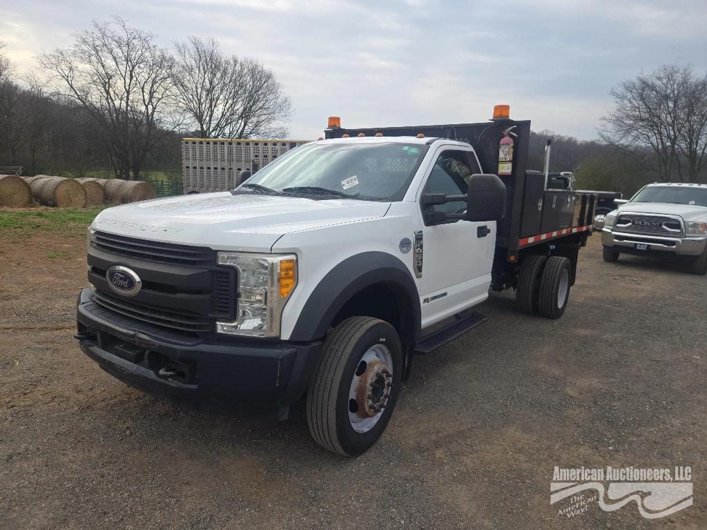 2017 Ford F-450 Equipment Image0