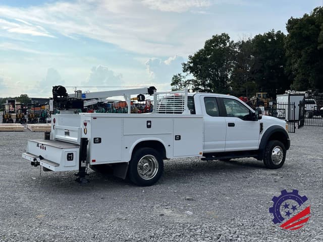 Image of Ford F-450 equipment image 3