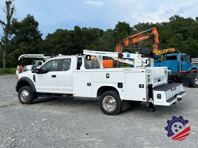 Image of Ford F-450 equipment image 2