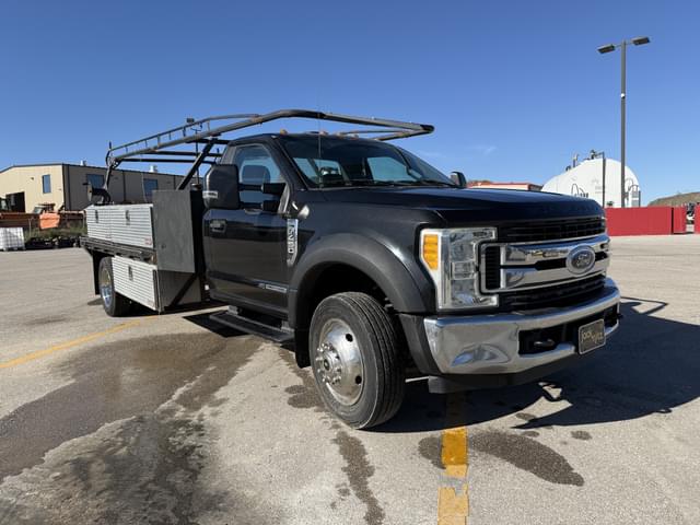Image of Ford F-450 equipment image 3