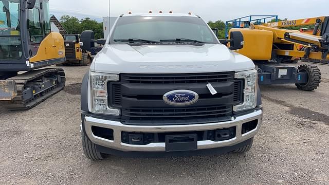 Image of Ford F-450 equipment image 1