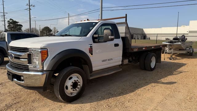 Image of Ford F-550 equipment image 2