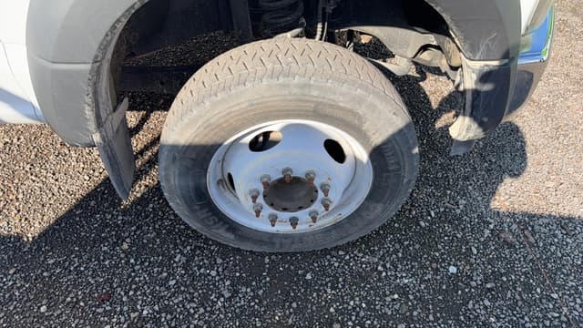 Image of Ford F-550 equipment image 3