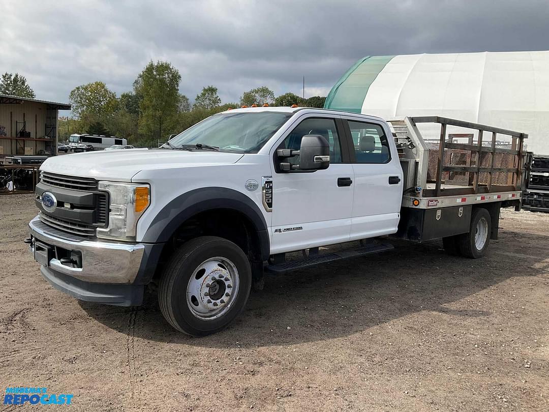 Image of Ford F-550 Primary image