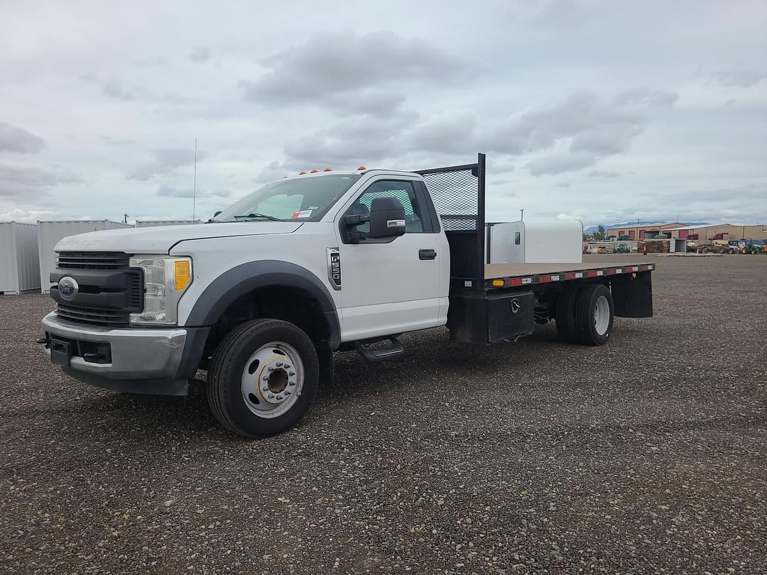 Image of Ford F-550 Primary image