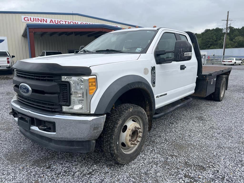 Image of Ford F-550 Primary image