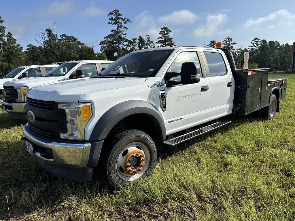 Image of Ford F-550 Primary image