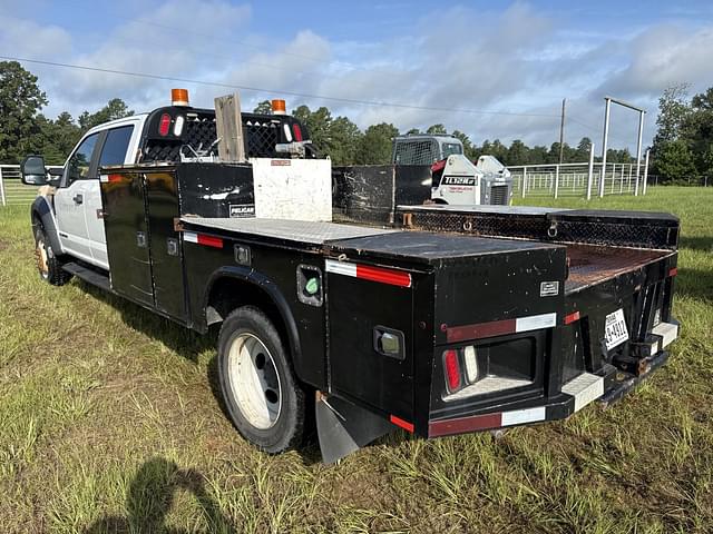 Image of Ford F-550 equipment image 2