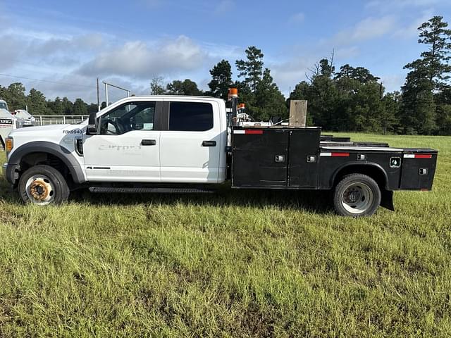 Image of Ford F-550 equipment image 1