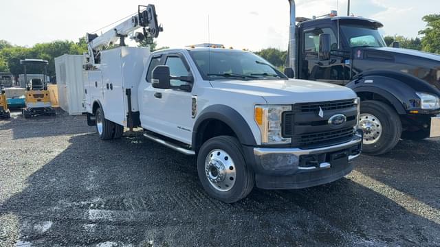 Image of Ford F-550 equipment image 2