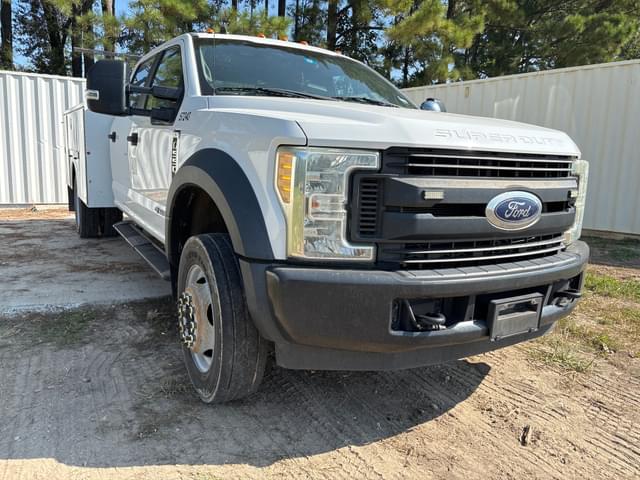 Image of Ford F-550 equipment image 2