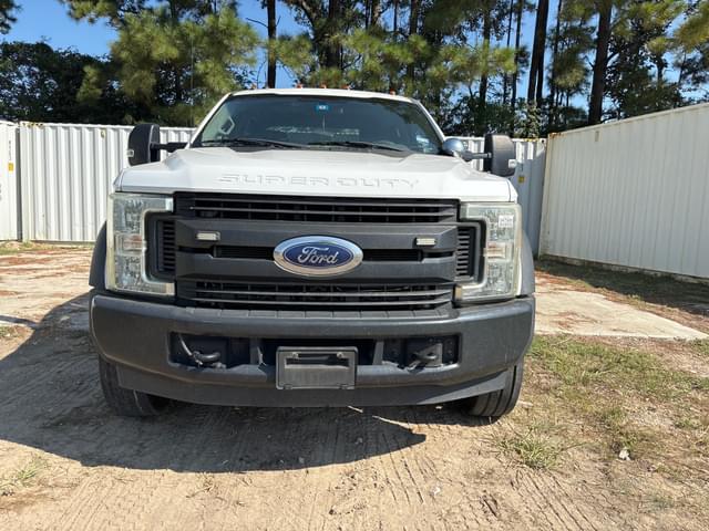 Image of Ford F-550 equipment image 1