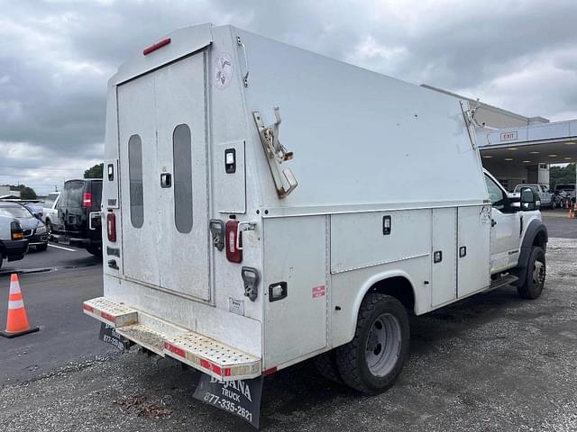 Image of Ford F-550 equipment image 2