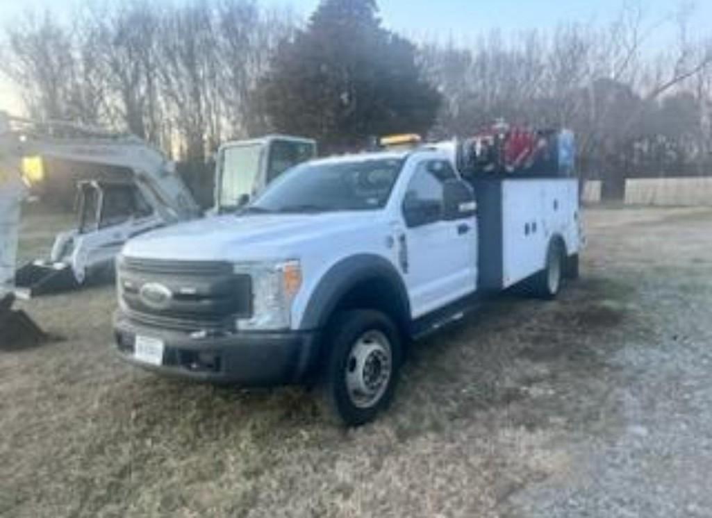 Image of Ford F-550 Primary image