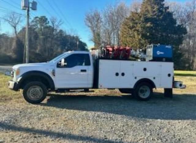 Image of Ford F-550 equipment image 2