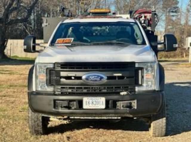 Image of Ford F-550 equipment image 1