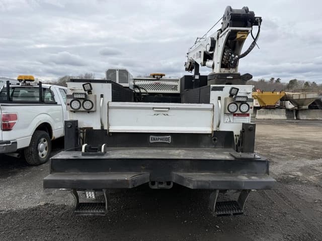 Image of Ford F-550 equipment image 4