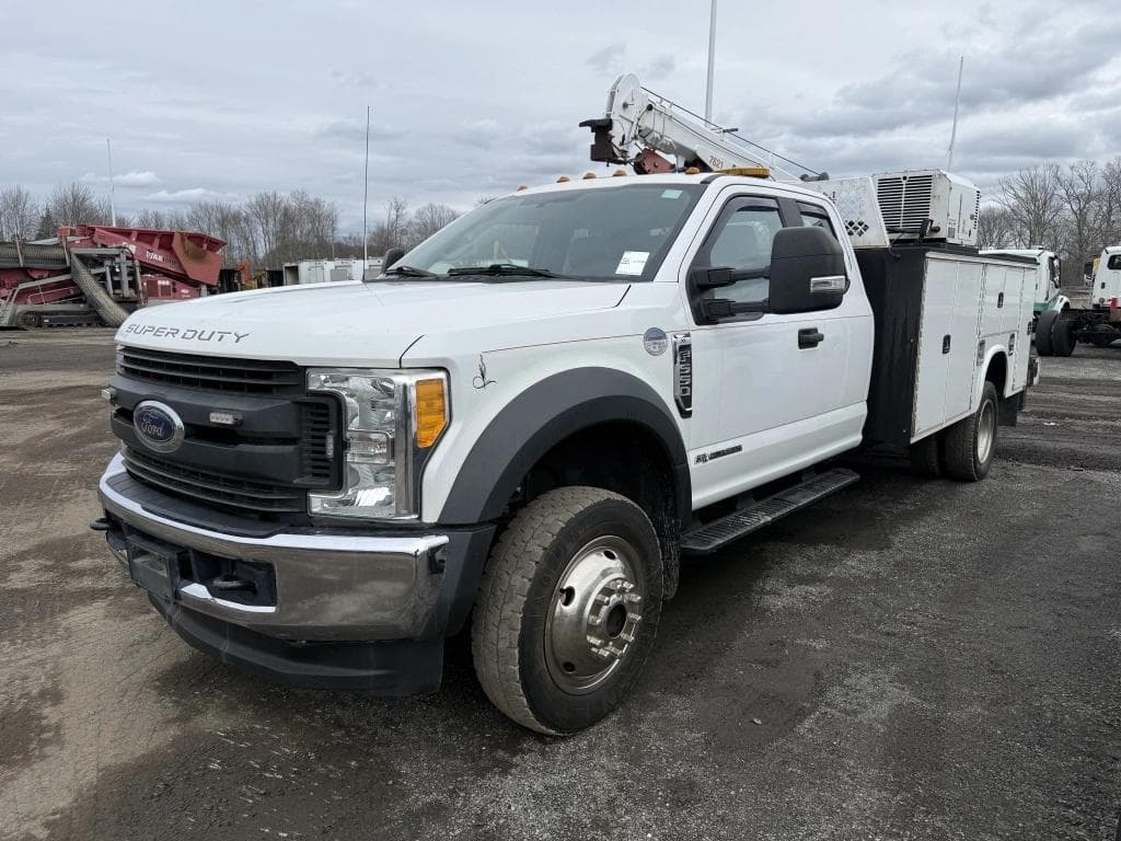 Image of Ford F-550 Primary image