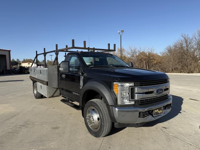 Image of Ford F-550 equipment image 2