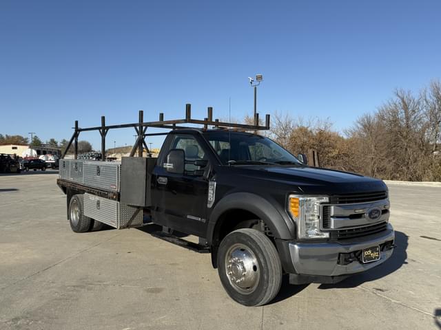 Image of Ford F-550 equipment image 4