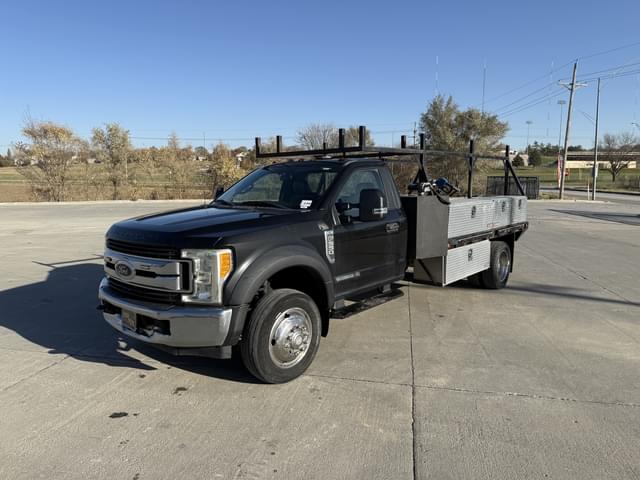 Image of Ford F-550 equipment image 1