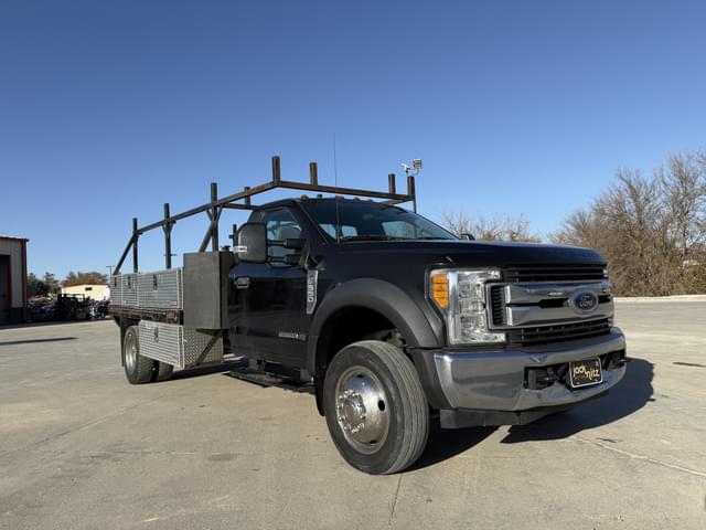 Image of Ford F-550 equipment image 3
