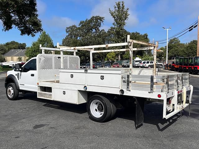 Image of Ford F-550 equipment image 2