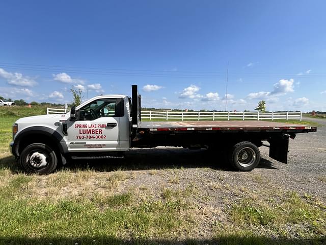 Image of Ford F-550 equipment image 4