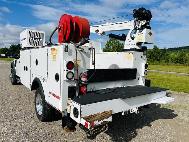 Image of Ford F-550 equipment image 3