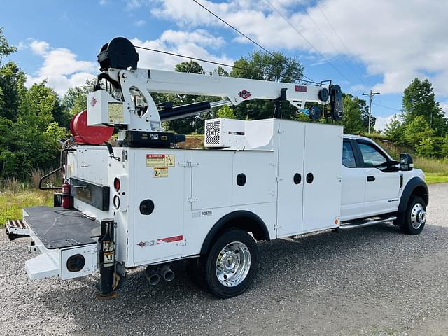 Image of Ford F-550 equipment image 4