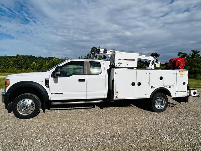 Image of Ford F-550 equipment image 1