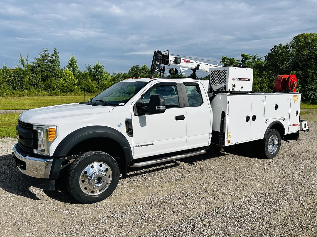 Image of Ford F-550 Primary image