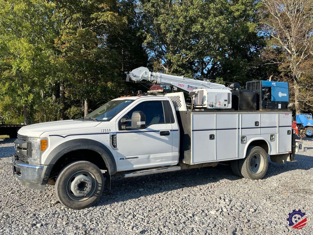 Image of Ford F-550 Primary image