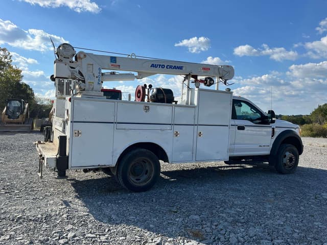 Image of Ford F-550 equipment image 3