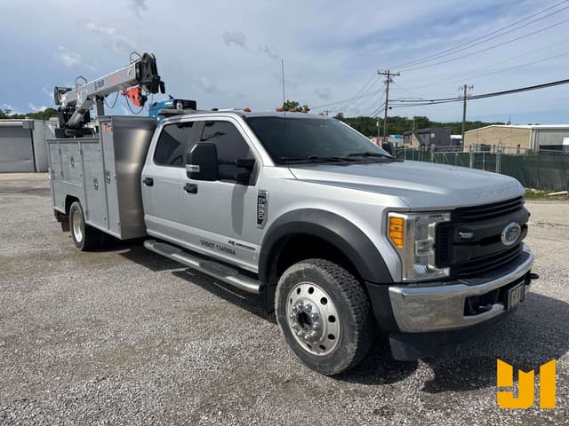 Image of Ford F-550 equipment image 2