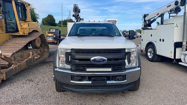 Image of Ford F-550 equipment image 1
