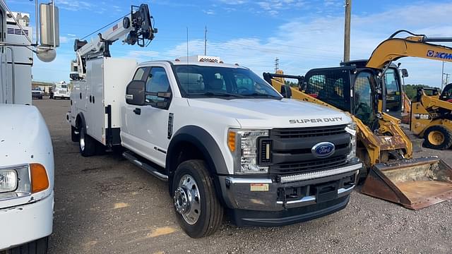 Image of Ford F-550 equipment image 2