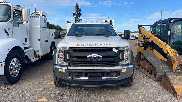 Image of Ford F-550 equipment image 1
