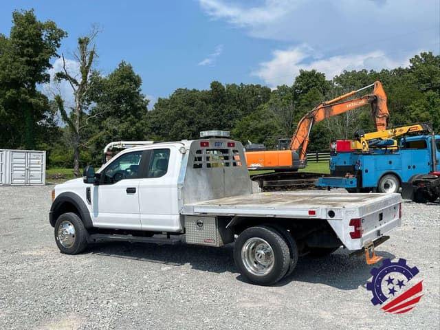 Image of Ford F-550 equipment image 2