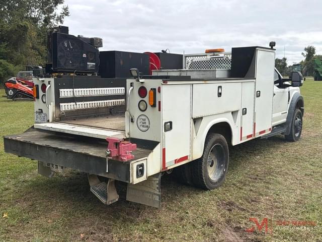 Image of Ford F-550 equipment image 2