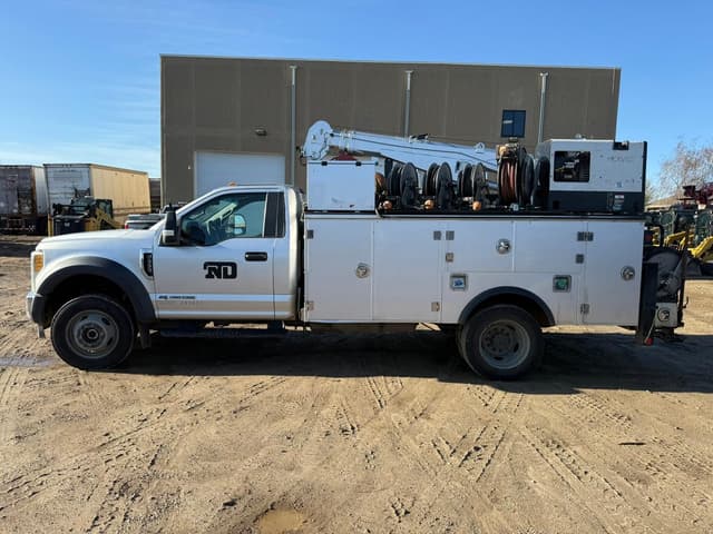 Image of Ford F-550 equipment image 1