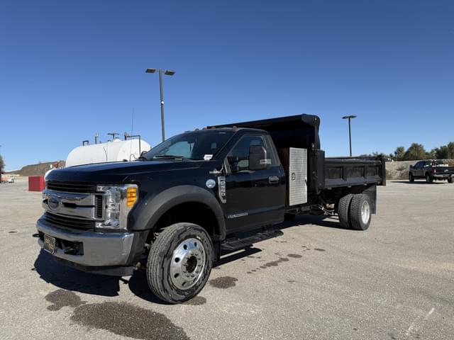 Image of Ford F-550 equipment image 2