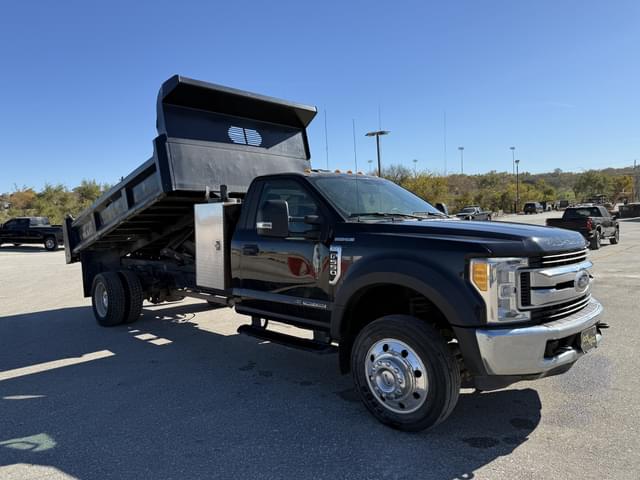 Image of Ford F-550 equipment image 1