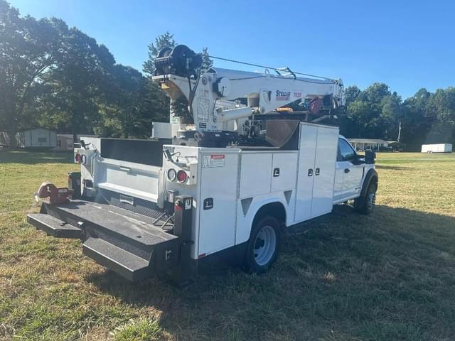 Image of Ford F-550 equipment image 4