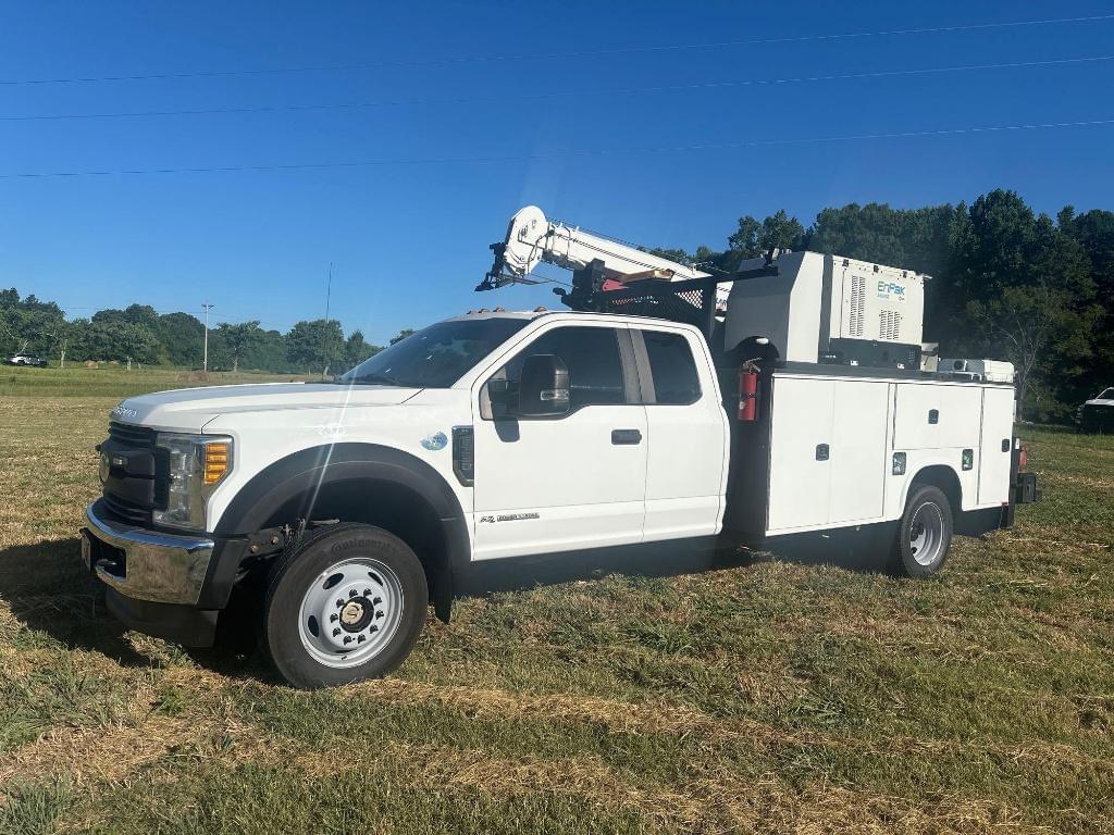 Image of Ford F-550 Primary image