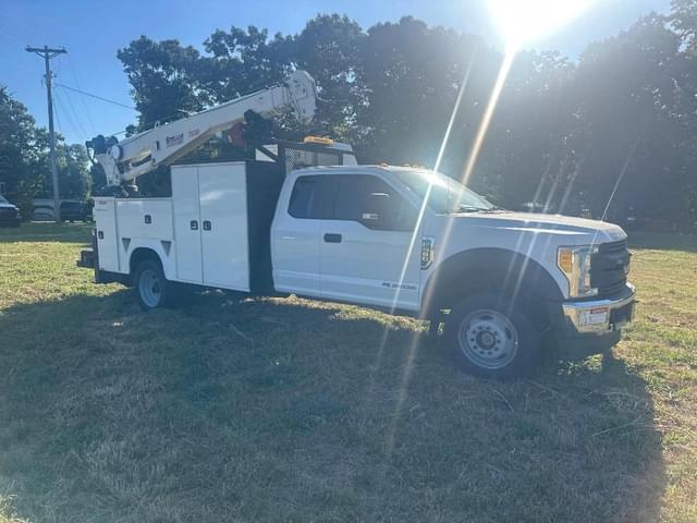 Image of Ford F-550 equipment image 1