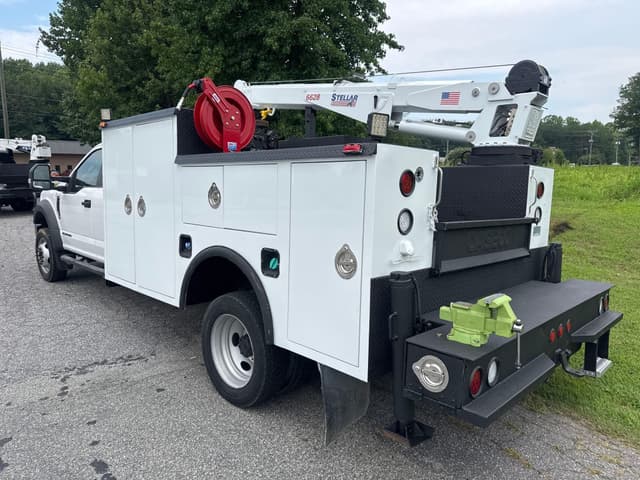 Image of Ford F-550 equipment image 2