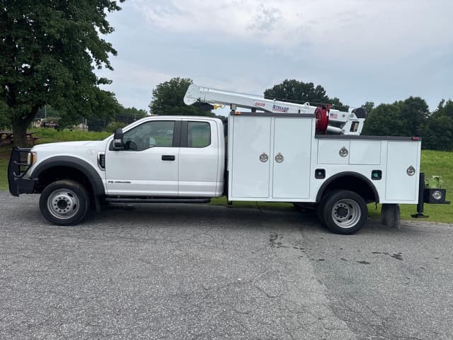 Image of Ford F-550 equipment image 1