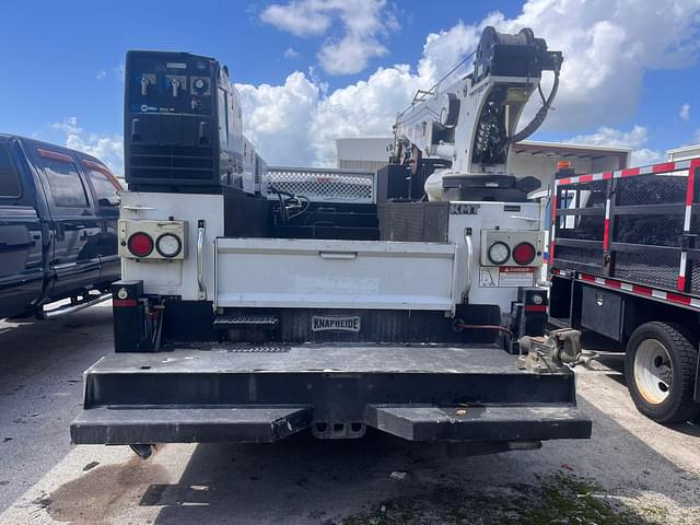 Image of Ford F-550 equipment image 2