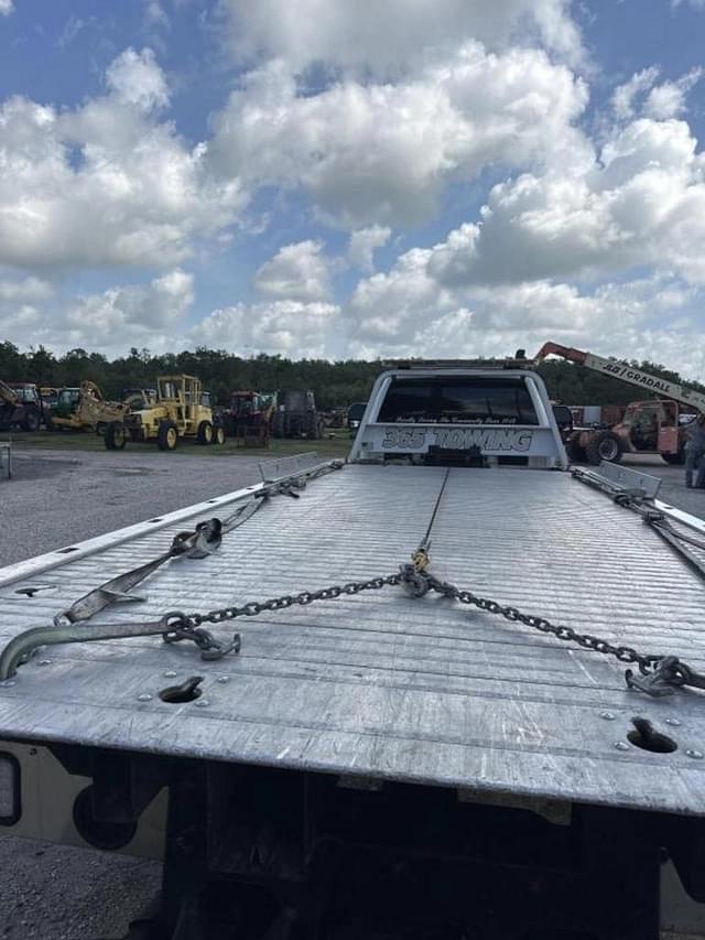 Image of Ford F-550 equipment image 2